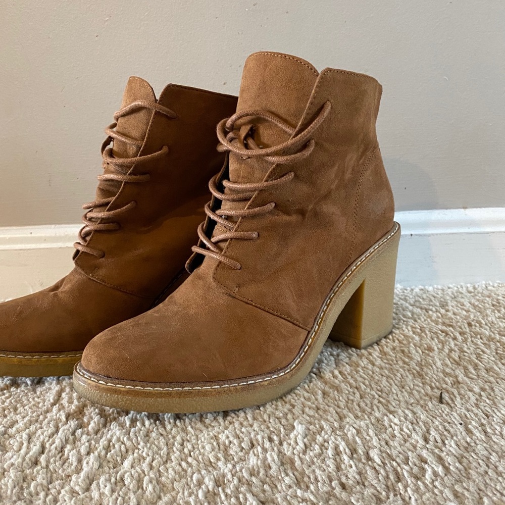 Brown/tan lace up suede booties